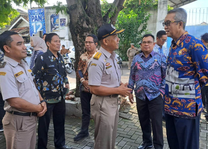 SINERGIS: Kepala Balai Karantina Cirebon Wawan Syuhud berkoordinasi dengan Pj Walikota Agus Mulyadi. Kekompakan, harmonisasi, dan sinergitas, menjadi acuan kinerja.