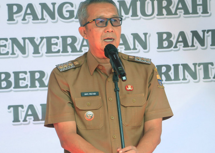 PERDANA: Pj Walikota Agus Mulyadi membuka GPM perdana tahun 2024, di lapangan Kebon Pelok Kelurahan Kalijaga Kecamatan Harjamukti, Selasa (30/1).