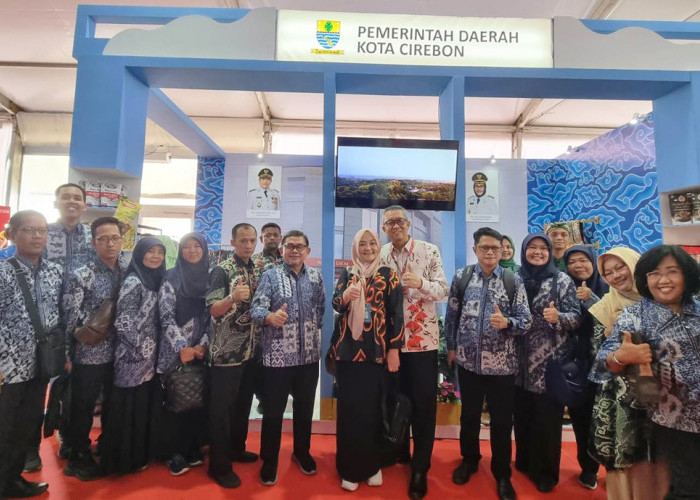 SKALA NASIONAL: Berbagai produk Kota Cirebon tampil skala nasional, dalam pameran Asosiasi Pemerintah Kota Seluruh Indonesia (Apeksi), Rabu-Jumat (12-14/7).