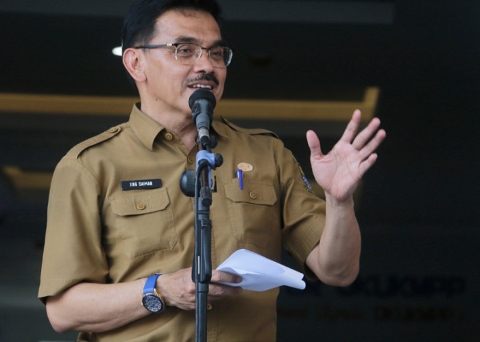 EDUKASI: Pj Sekda Iing Daiman mengatakan, seni lukis wahana edukasi budaya. Menyampaikan The Magnificence of Cirebon kepada generasi mendatang.