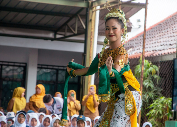 VIRAL: Pelajar berprestasi dalam berbagai bidang, layak menjadi konten dalam Cirebon Viral. Karena hal ini, suatu langkah positif yang mengharumkan Kota Cirebon.