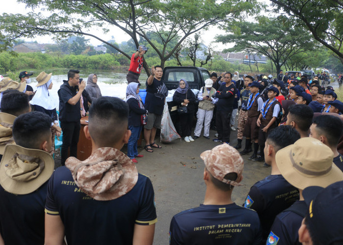 Pantai Kota Cirebon Bebas Sampah 