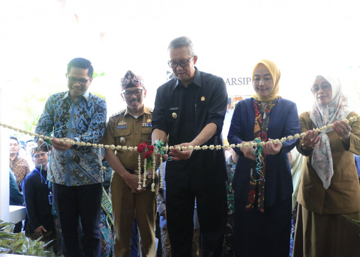 Agus Mulyadi Resmikan Museum Topeng Cirebon 