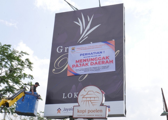 Bapenda Kabupaten Cirebon melakukan penyisiran terhadap wajib pajak yang terlambat membayar/menunggak, dan memberikan sanksi terhadap wajib pajak yang belum menaati ketentuan pajak daerah.