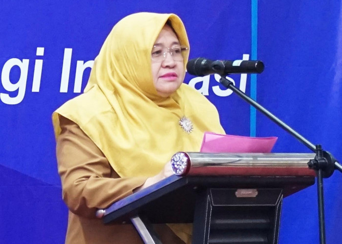 LINTAS SEKTORAL: Kepala Disdik Kadini menjelaskan, semua tokoh lintas sektoral, boleh ikut program Tokoh Mengajar. Bersama memberi motivasi dan berbagi inspirasi. 