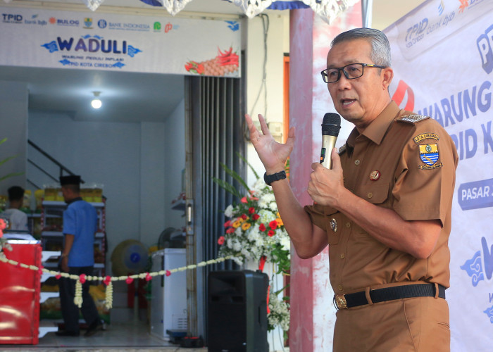 TERKENDALI: Pj Walikota Agus Mulyadi menyampaikan, inflasi di Kota Cirebon terkendali dengan baik. Dengan inflasi terkendali, masyarakat lebih sejahtera.