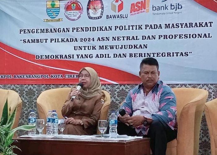 SANKSI: Kepala BKPSDM Sri Lakshmi Stanyawati, menjadi pemateri dalam sosialisasi netralitas ASN yang digelar Bakesbangpol. Sri Lakshmi mengingatkan, ASN yang terbukti tidak netral, akan dikenakan sanksi sesuai aturan yang berlaku.