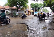 Jalan Rusak,Warga Tagih Perbaikan