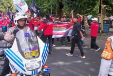 Imron-Agus Long March dari Hutan Kota Sumber Menuju Kantor KPU Kabupaten Cirebon