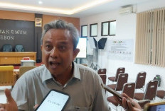 Maju Jalur Independen, Suryana Serahkan Dukungan ke KPU Kota Cirebon