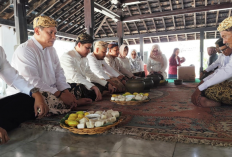 Prosesi Ngapem Keraton Kasepuhan, Diawali Doa Bersama di Langgar Alit