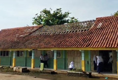   Atap Nyaris Ambruk, Ruang Kelas SMPN 2 Penganan Terpaksa Dikosongkan