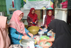 Ummada Cirebon Kembangkan Potensi Pempek Tepung Kulit Durian di Kuningan