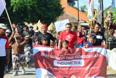 Bambang Mujiarto Ikut Karnaval Kemerdekaan di Desa Bakung Kidul 