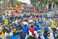 Soroti Kasus Dugaan Pelecehan Seksual, PMII Cirebon Turun Demo DPRD Kabupaten Cirebon