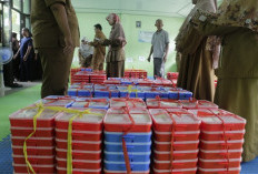 Distribusi Paket MBG di Kota Cirebon Molor, Siswa Makan Jam 2 Siang