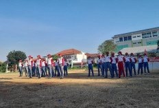 Paskibra Kota Cirebon untuk HUT Ke-79 RI: Terus Berlatih Meski Cuaca Panas Terik