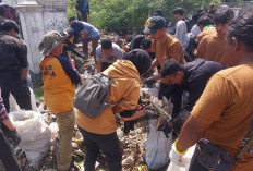 Bersihkan Sampah Liar dari Tiga Titik di Desa Kertawinangun