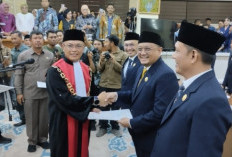 Pelantikan Pimpinan DPRD Kota Cirebon Berjalan Lancar, Andrie Sulistio Jabat Ketua Definitif