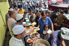 Makan Gratis, 45 Menit Langsung Habis