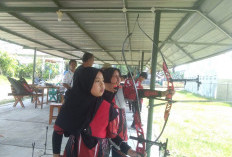 Dana Terbatas, Atlet Panahan Junior Latihan di Lapangan Tembak