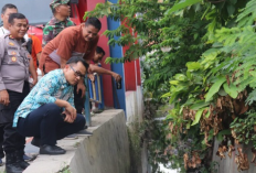 Musim Hujan, Pj Bupati Cirebon Cek Drainase dan Gorong-gorong  di Desa Weru Kidul