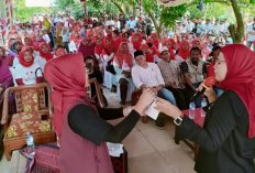 Ibu-Ibu Berkrudung Merah di Bangodua Dukung Nina-Tobroni