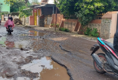 Kondisi Jalan Terusan Sekar Kemuning  Rusak Parah, Apalagi Musim Hujan