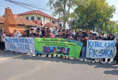 Puluhan Teman Saka Hadir di PN Cirebon, Tuntut Penjarakan Aep