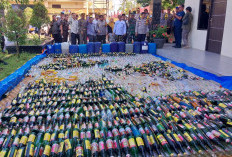Polresta Cirebon Musnahkan Ribuan Botol Minuman Keras, Bupati Dukung Razia Miras