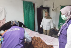 Bawa Tim Dokter ke Rumah Warga, Tina Bantu Periksa Kesehatan Lansia 100 Tahun