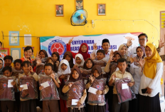 PT Indocement Tunggal Prakarsa Beri Bantuan Beasiswa Kepada Siswa Berprestasi