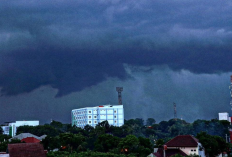 BPBD Kota Cirebon Prediksi Hujan Masih Terus Turun Disertai Kilat dan Angin Kencang