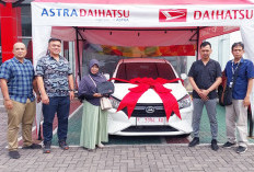 Aminah Bawa Pulang Mobil Hadiah Jalan Santai Radar Cirebon dan BRI