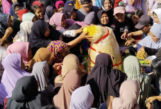 Upacara Adat Babarit, Ribuan Nasi Bungkus dan Tumpeng Indung Habis Diserbu Warga