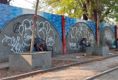 Keindahan Taman Dirusak Tangan Jahil