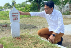 Suhendrik Ziarah Makam Tokoh Cirebon Sunaryo HW