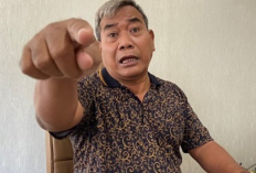 Abraham Tantang Pj Bupati Cirebon Perbaiki  Jalan Rusak dan PJU