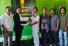 Pengusaha Tony Indra Gunawan Ambil Formulir Pendaftaran  di PKB dan PPP 