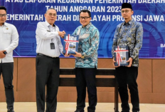Baru Dilantik Jadi Pj Bupati Cirebon, Wahyu Mijaya Terima Penghargaan WTP