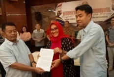  Pasangan Beres Terima Mandat Revisi Perda Pajak