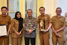 Jalankan Proses Barjas dengan Efektif dan Efisien, Pemkab Cirebon Raih Penghargaan UKPBJ Proaktif 2024