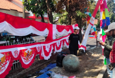 Pedagang Bendera Tujubelasan Mulai Marak, Mereka Berasal dari Kampung Bendera