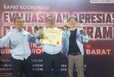 Kadisdikbud Borong 8 Penghargaan 