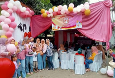 Memotret Pemilu 2024 di Cirebon: Mulai TPS Unik hingga Pemilih Perdana Usia 54 dan 17 Tahun