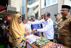 Bantu Masyarakat Jelang Nataru, Pemkab Kuningan Gelar Gerakan Pangan Murah di Selajambe