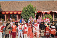 Lomba Kostum Terunik Bagi Siswa dan Orang Tua di SDN 1 Gegunung