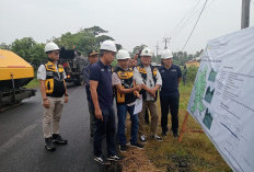 Pj Gubernur Jabar Tinjau Rekonstruksi Jalan Provinsi Tegalgubug-Arjawinangun