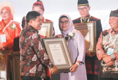 Sukses Bangun Kabupaten Sehat, Bupati Indramayu Raih Penghargaan Swasti Saba Wiwerda 2023