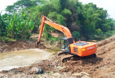 Antisipasi Banjir Keruk Cikalong